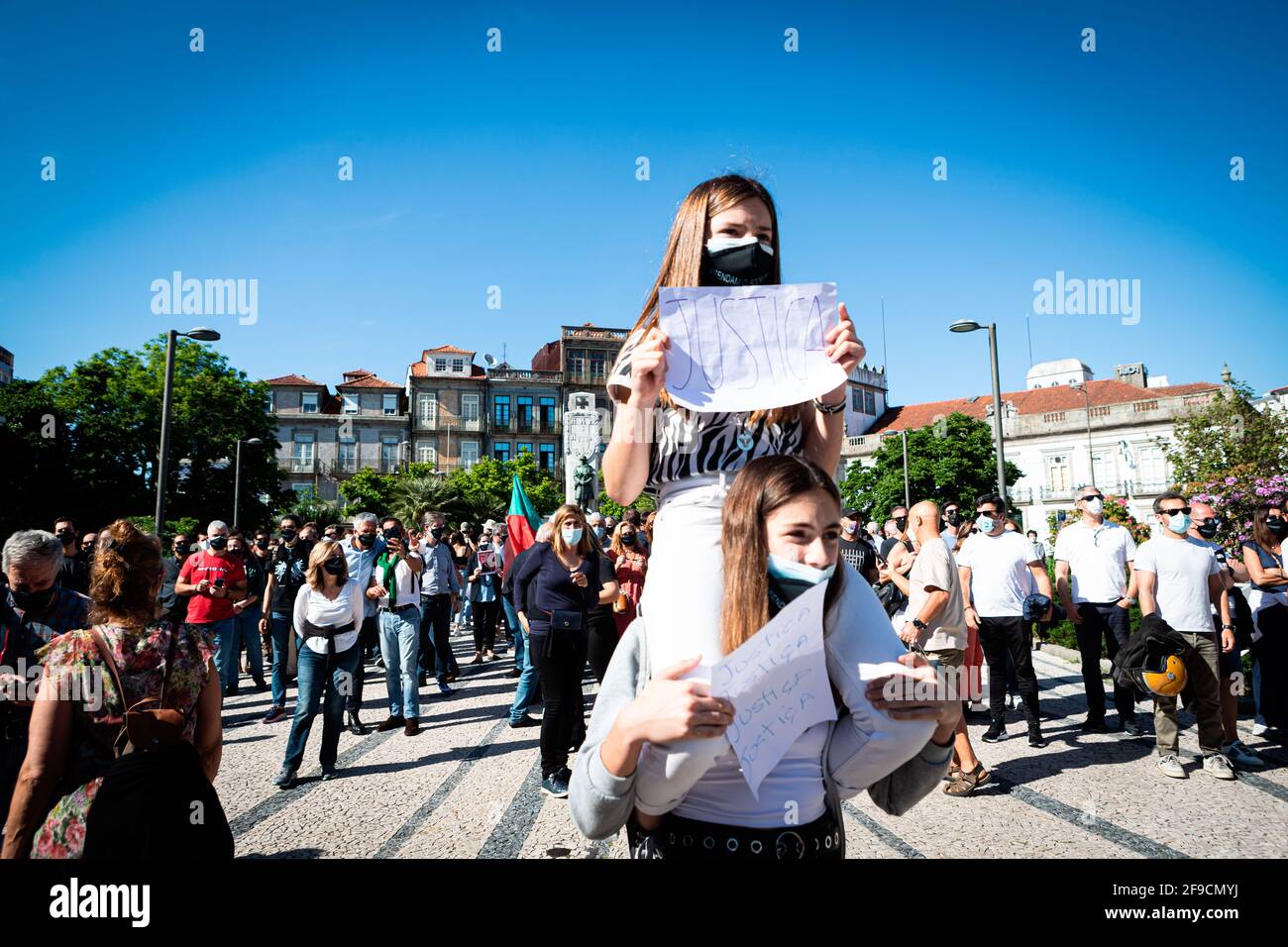 Porto, Portugal. 17th Apr, 2021. Protesters hold placards against corruption during the demonstration. Protest against corruption in the Downtown of Porto organized because the Portuguese ex-Prime Minister José Sócrates was pardoned of most of the crimes he was charged for. Credit: SOPA Images Limited/Alamy Live News Stock Photo