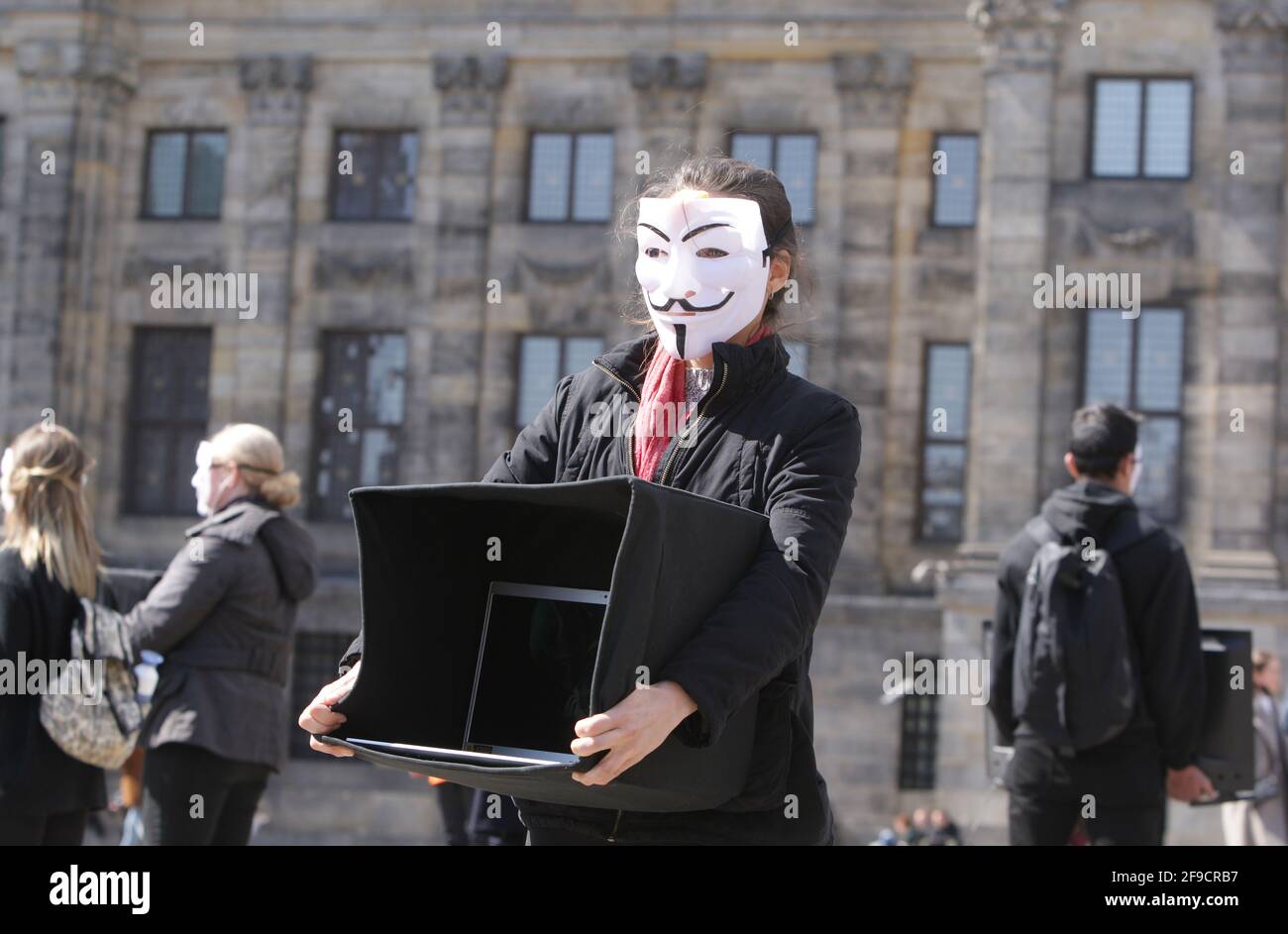 Правда что хакеры объявили войну. Группа анонимус. Хакер анонимус. Группа хакеров анонимус. Анонимус против Путина.