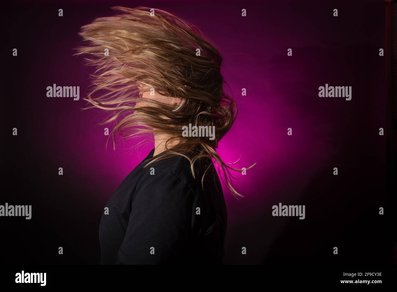 Head rotation hi-res stock photography and images - Alamy