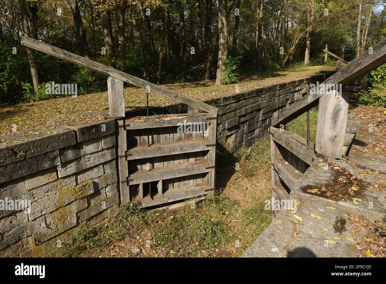 Historic Canal Lock #18 (some resources name it Lock #70) located on the Miami and Erie Canal which connected Cincinnati to Lake Erie. Canal Park, Hub Stock Photo