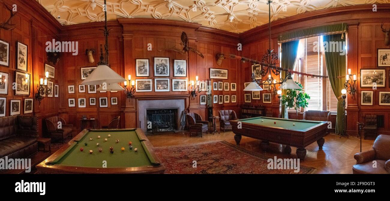 The billiards room of the Biltmore Mansion Stock Photo Alamy