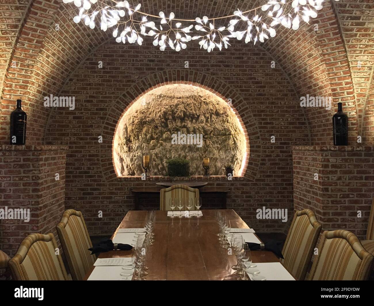 Cave room design hi-res stock photography and images - Alamy