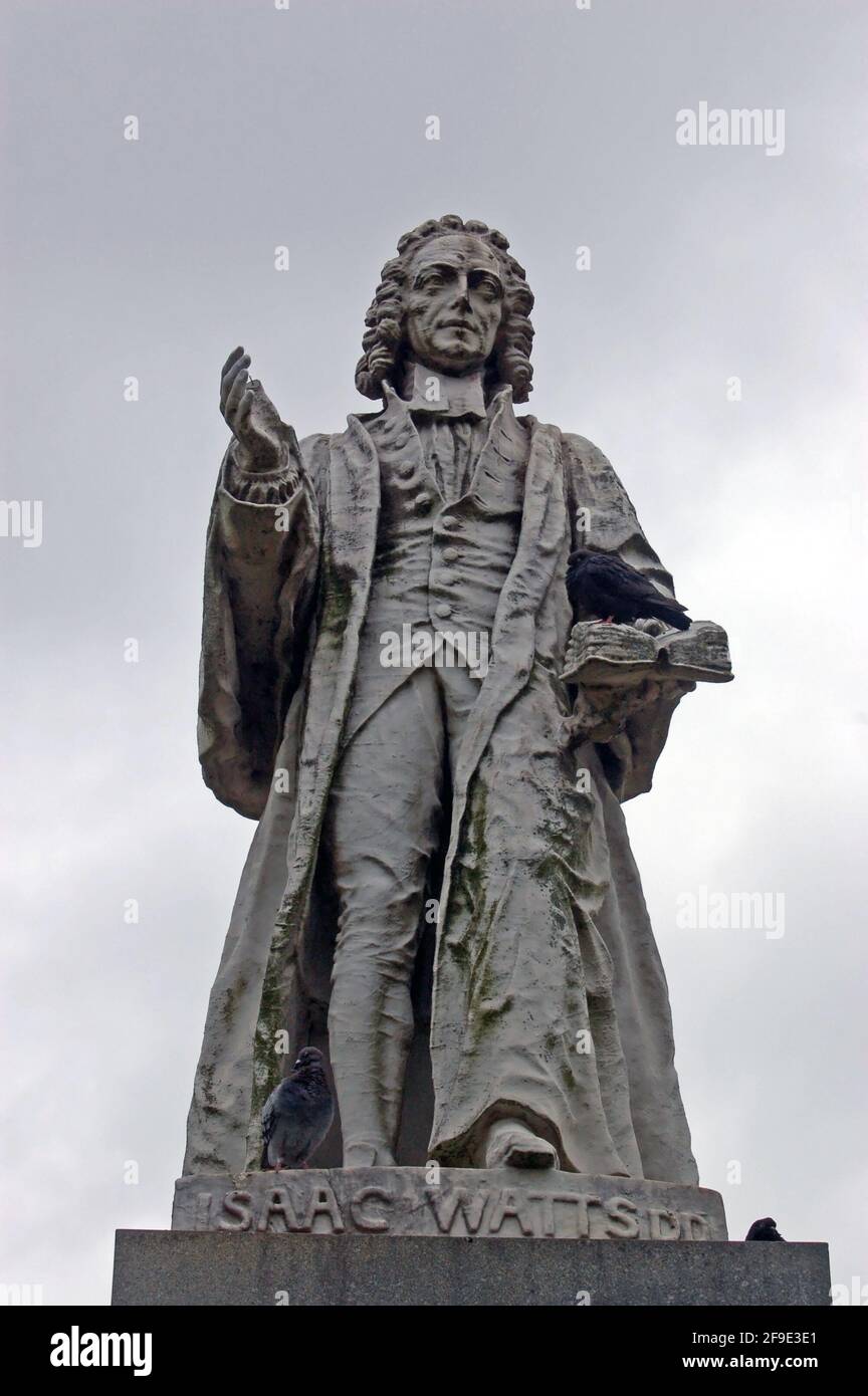 The statue of Isaac Watts atop a tall column in Southampton, Hampshire. Watts was a preacher and hymn writer, known as the 'father of English Hymnody' Stock Photo