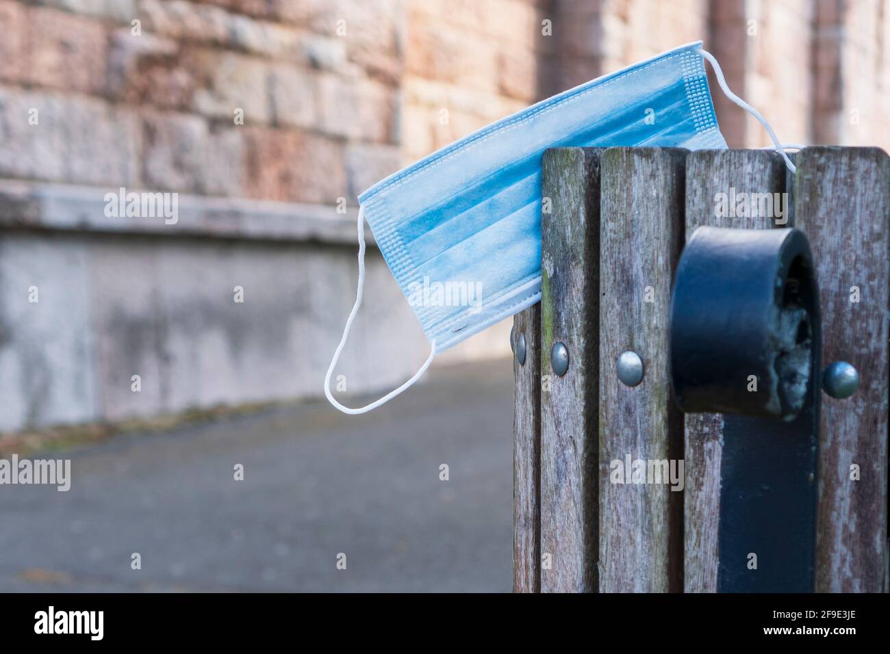 Garbege Protection Mask Medical garbage can hi-res stock photography and images - Alamy