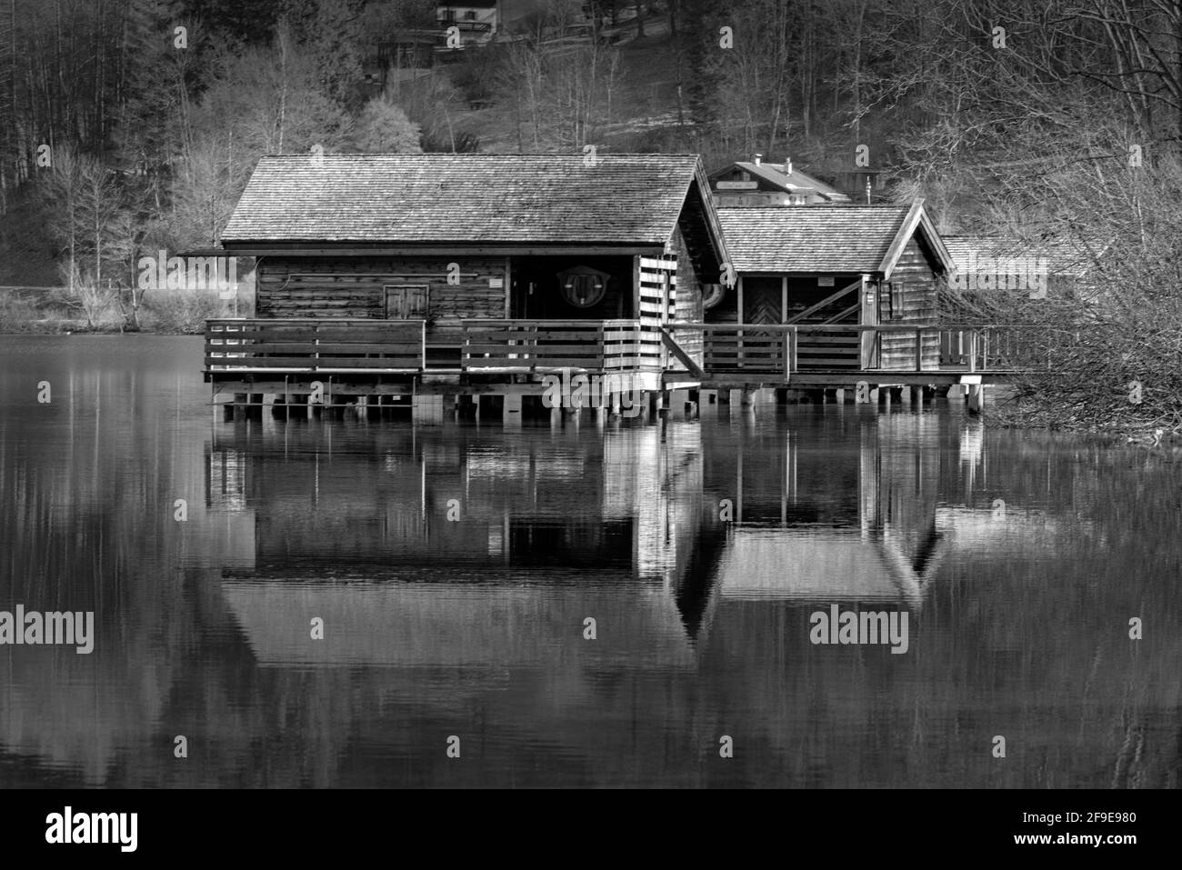 Lakeside lodge Black and White Stock Photos & Images - Alamy