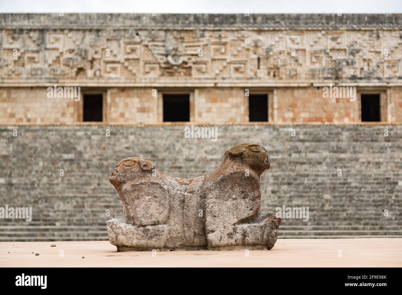 Maya jaguar statue hi-res stock photography and images - Alamy