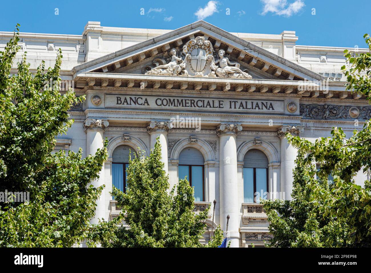 Milan, Milan Province, Lombardy, Italy.  Palazzo della Banca Commerciale Italiana or Palace of the Banca Commerciale Italiana, Piazza della Scala. Stock Photo