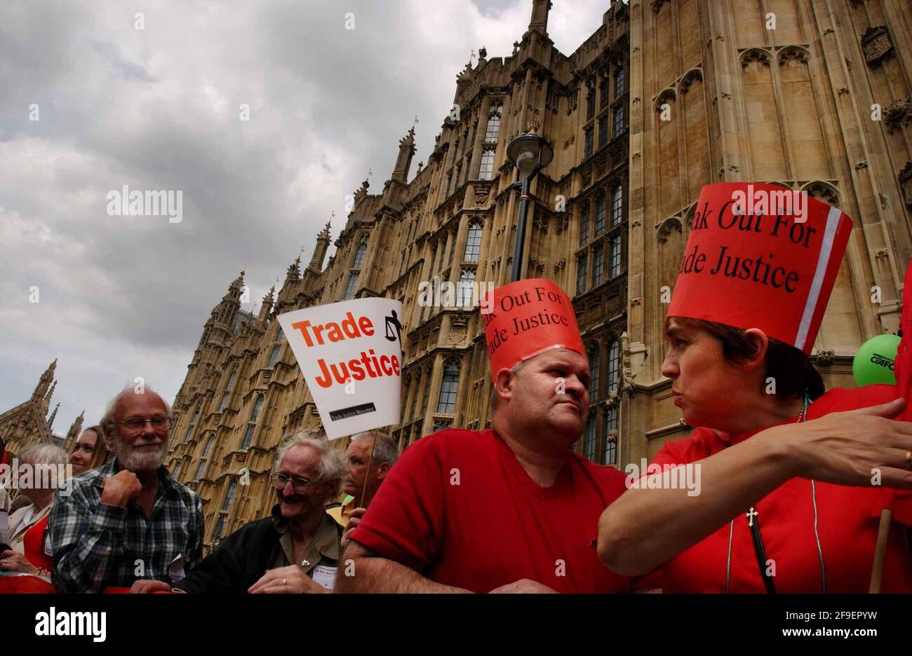 MASS LOBBY OF PARLIAMENT ABOUT WORLD TRADE AND THIRD WORLD DEPT. 19/6/02 PILSTON Stock Photo