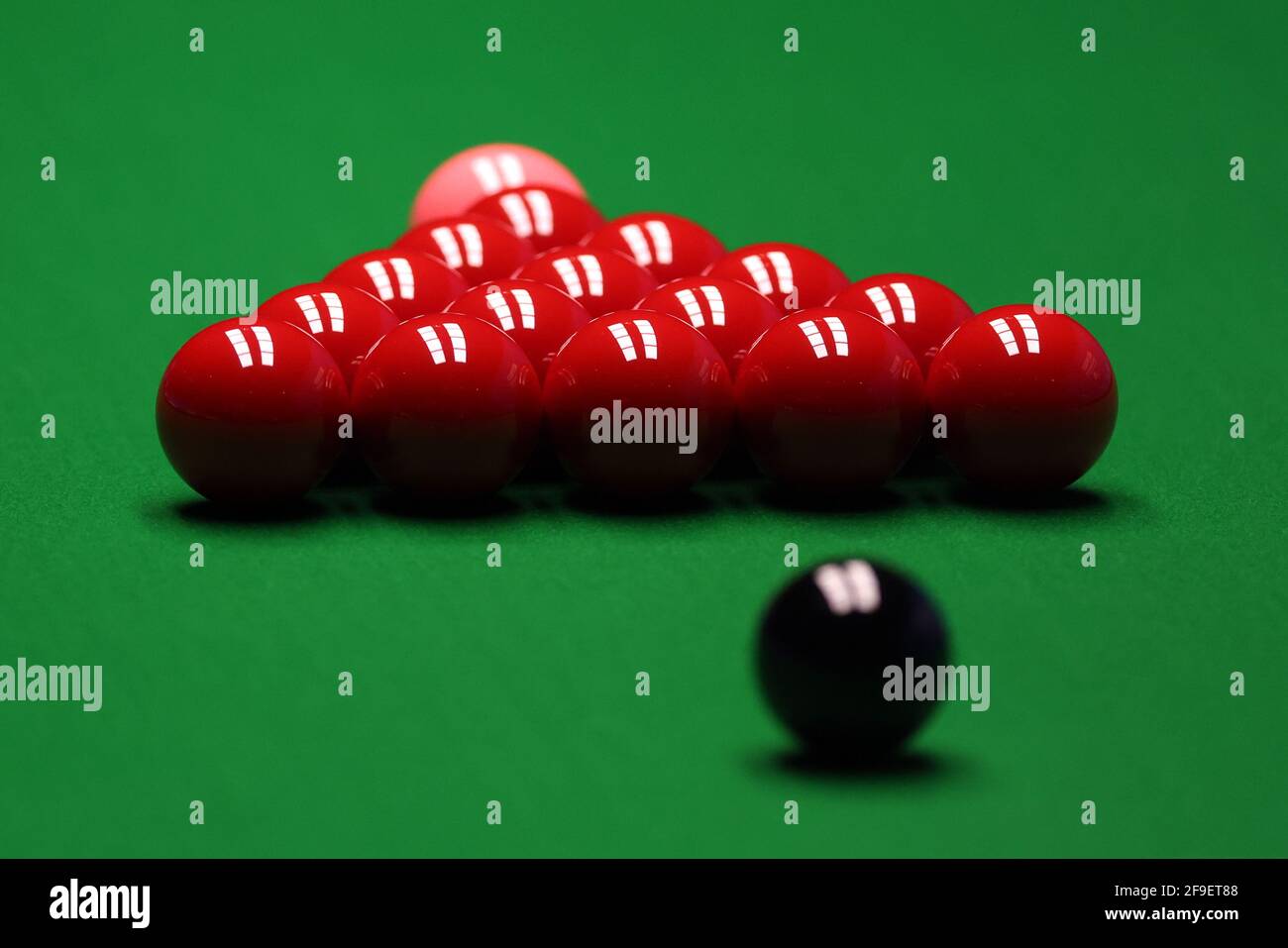 Snooker table balls set up hires stock photography and images Alamy