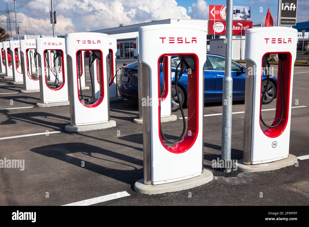 Supercharger charging station for Tesla electric vehicles, Tesla Model S,  Frechen, North Rhine-Westphalia, Germany. Supercharger Ladestation fuer Tes  Stock Photo - Alamy