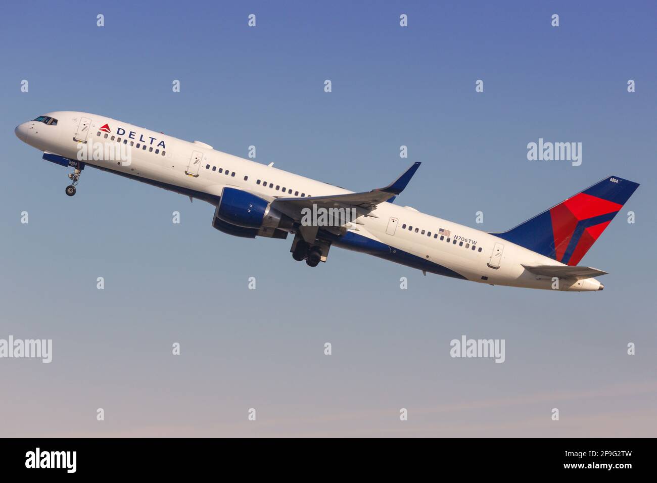 Los Angeles, USA - 20. February 2016: Delta Airlines Boeing 757-200 at Los Angeles airport (LAX) in the USA. Boeing is an aircraft manufacturer based Stock Photo