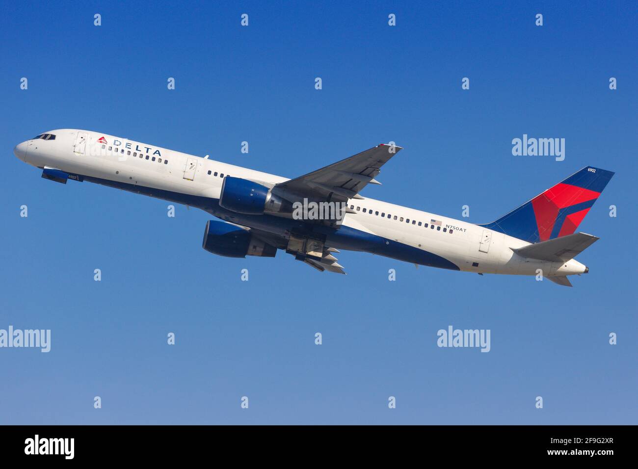 Los Angeles, USA - 20. February 2016: Delta Airlines Boeing 757-200 at Los Angeles airport (LAX) in the USA. Boeing is an aircraft manufacturer based Stock Photo