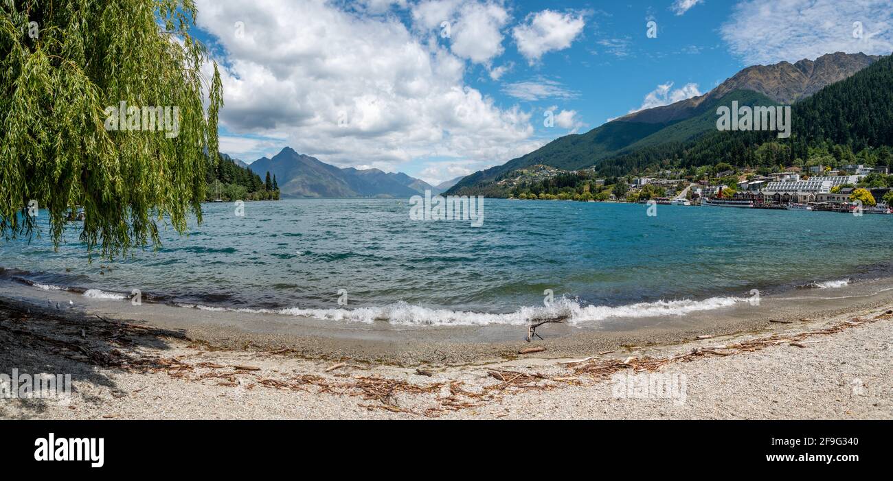 Panorama of the beach of lake Wakatipu in Queenstown, South Island of ...