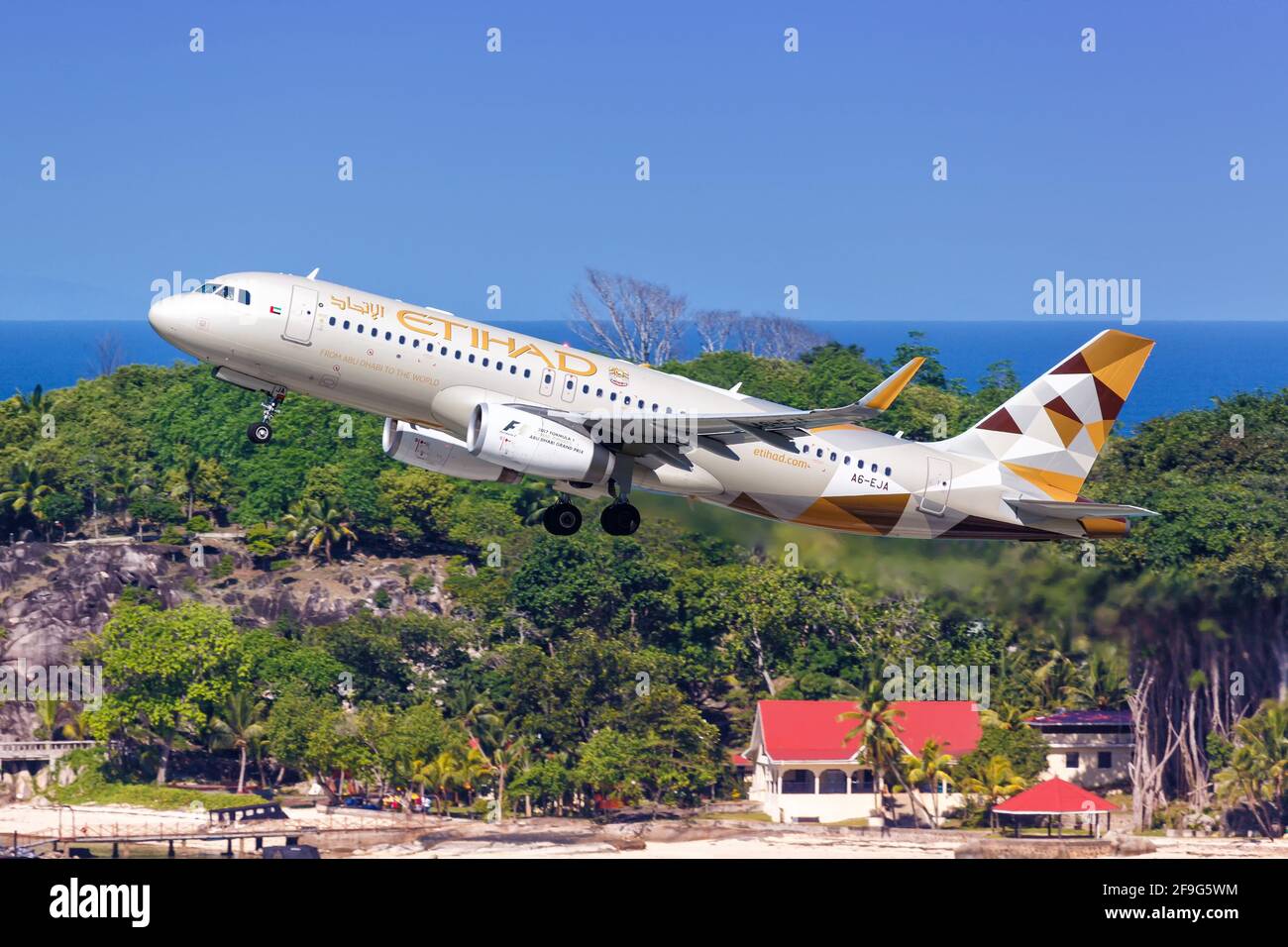 Mahe, Seychelles - November 24, 2017: Etihad Airways Airbus A320 airplane at Seychelles International Airport  (SEZ) in the Seychelles. Airbus is a Eu Stock Photo