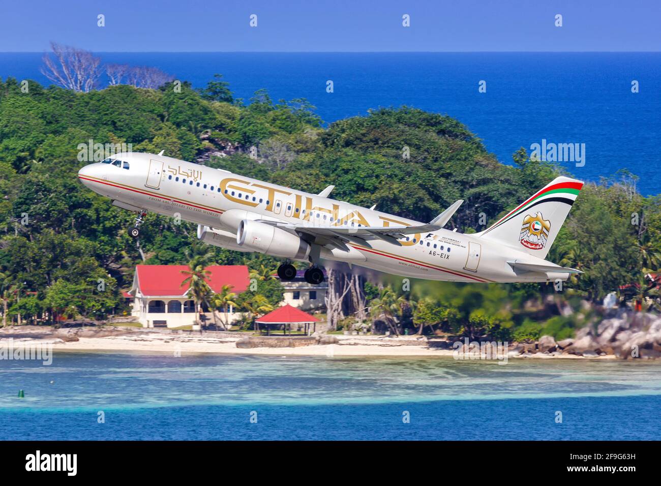 Mahe, Seychelles - November 24, 2017: Etihad Airways Airbus A320 airplane at Seychelles International Airport (SEZ) in the Seychelles. Airbus is a Eur Stock Photo