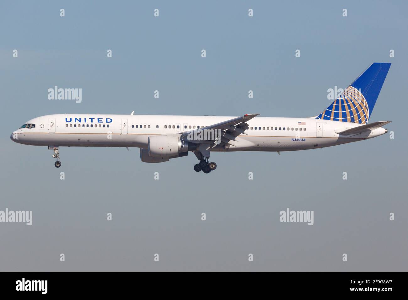 Los Angeles, USA - 22. February 2016: United Airlines Boeing 757-200 at Los Angeles airport (LAX) in the USA. Boeing is an aircraft manufacturer based Stock Photo