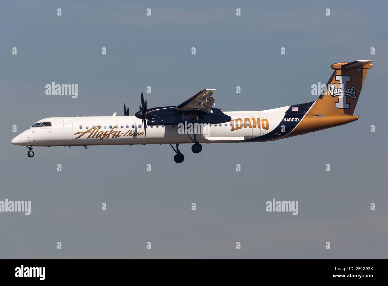 Alaska horizon dash 8 q400 hi-res stock photography and images - Alamy