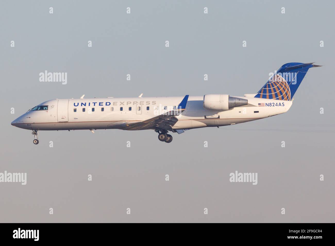 Crj 200 hi-res stock photography and images - Alamy