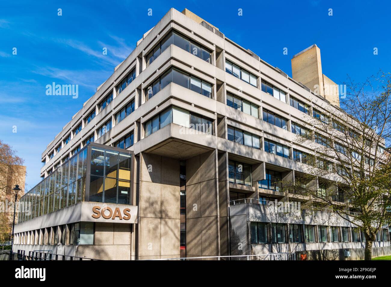 Philips Building SOAS University of London. SOAS specialises in the study of Asia, Africa and the Near and Middle East. Architect Denys Lasdun 1973. Stock Photo
