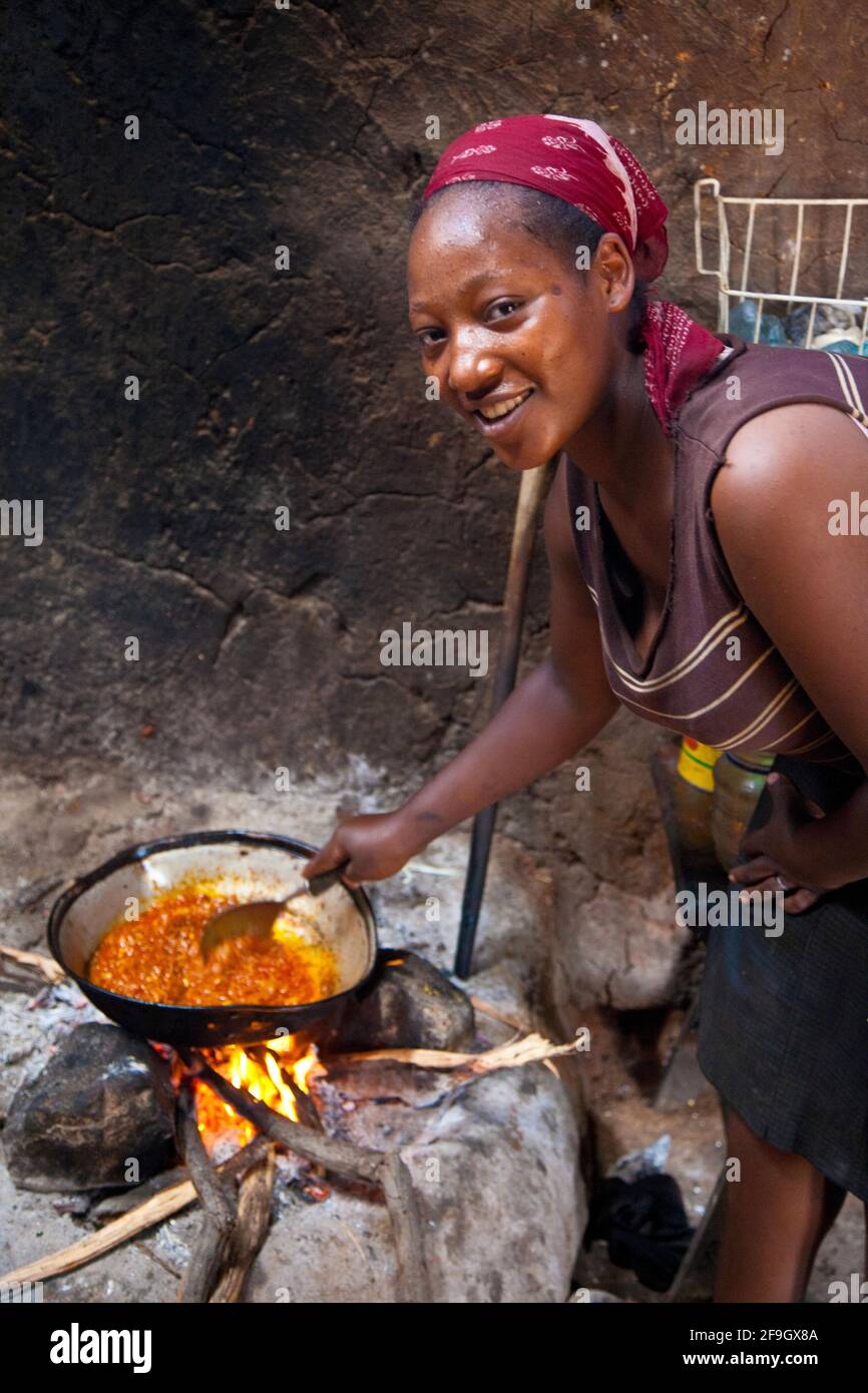 Cook in inn, cook, ethiopia Stock Photo - Alamy