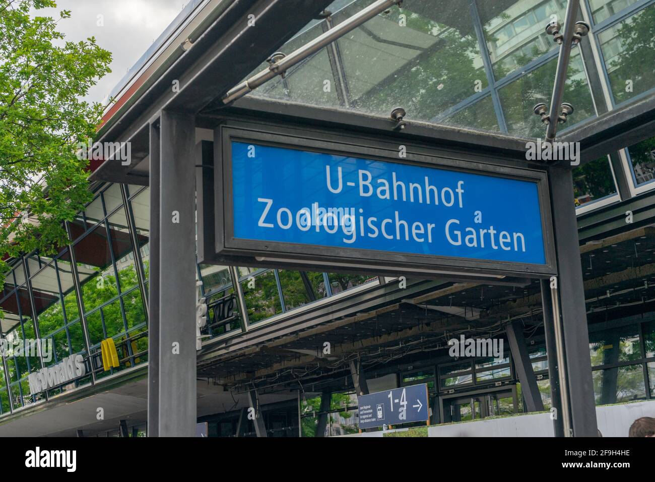 Zoologischer garten u bahn hires stock photography and images Alamy