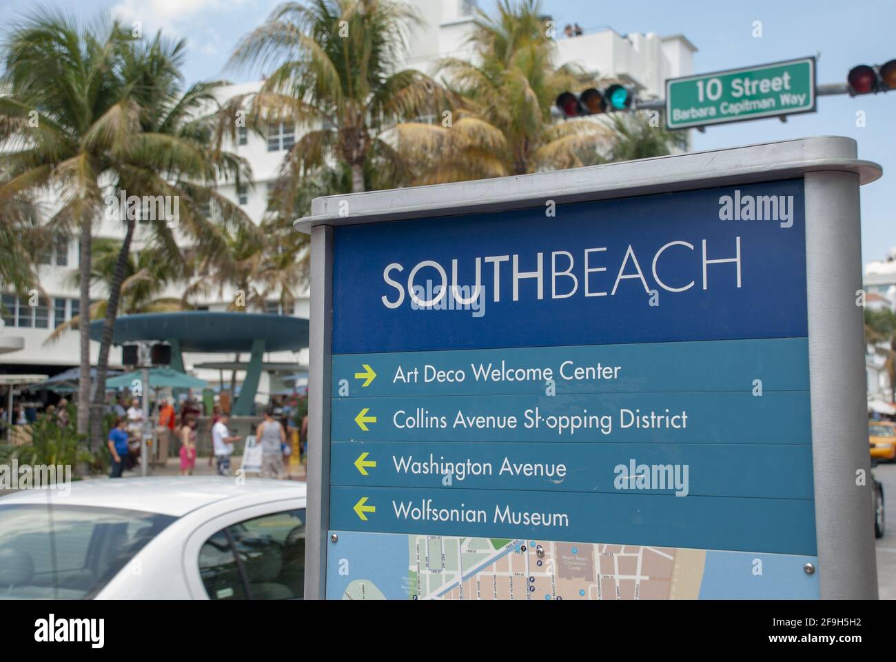 ParkMobile Contactless Parking Payment in Miami Beach - MIAMI, FLORIDA -  FEBRUARY 14, 2022 Stock Photo - Alamy