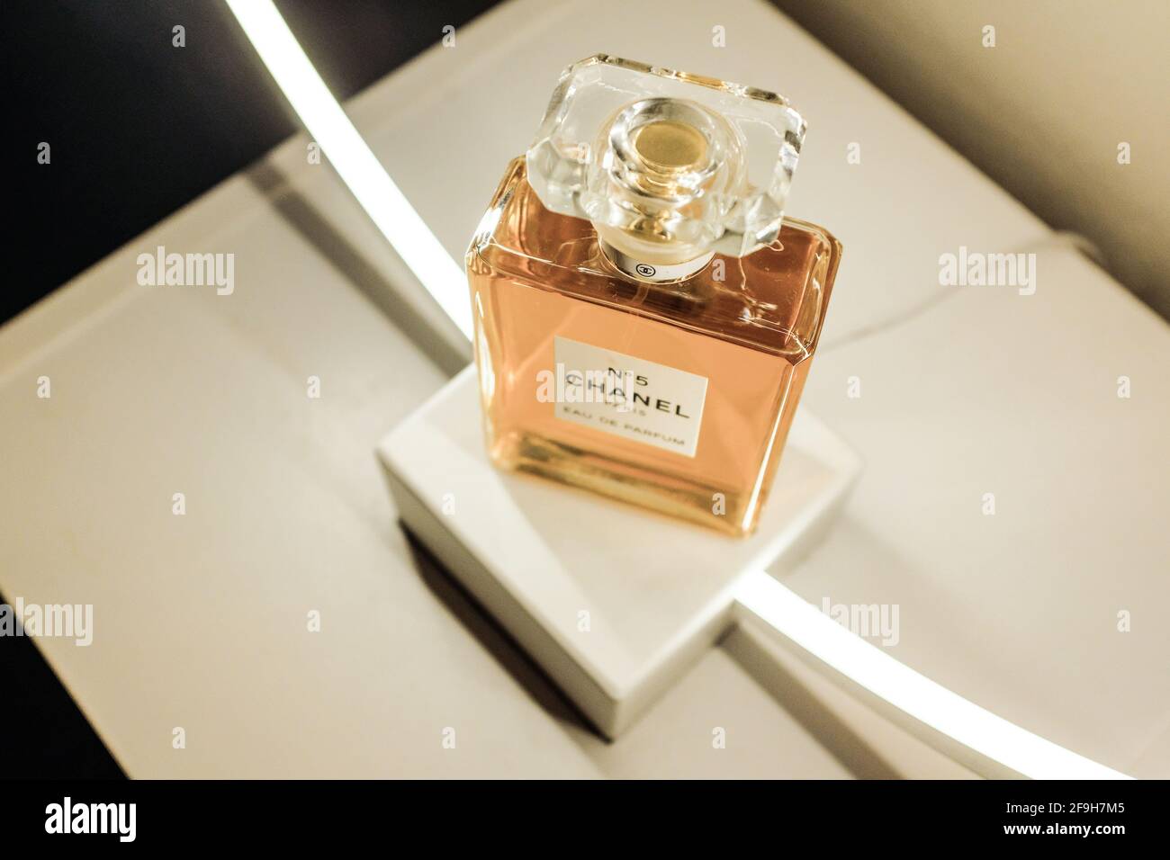 AUSTIN, UNITED STATES - Dec 09, 2020: Beautiful looking Chanel No 5 perfume bottle taken with circular ring light Stock Photo