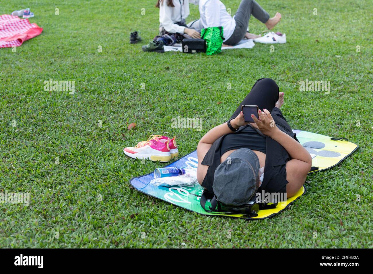 Woman Sitting On Mans Face - How To Sit On A Mans Face