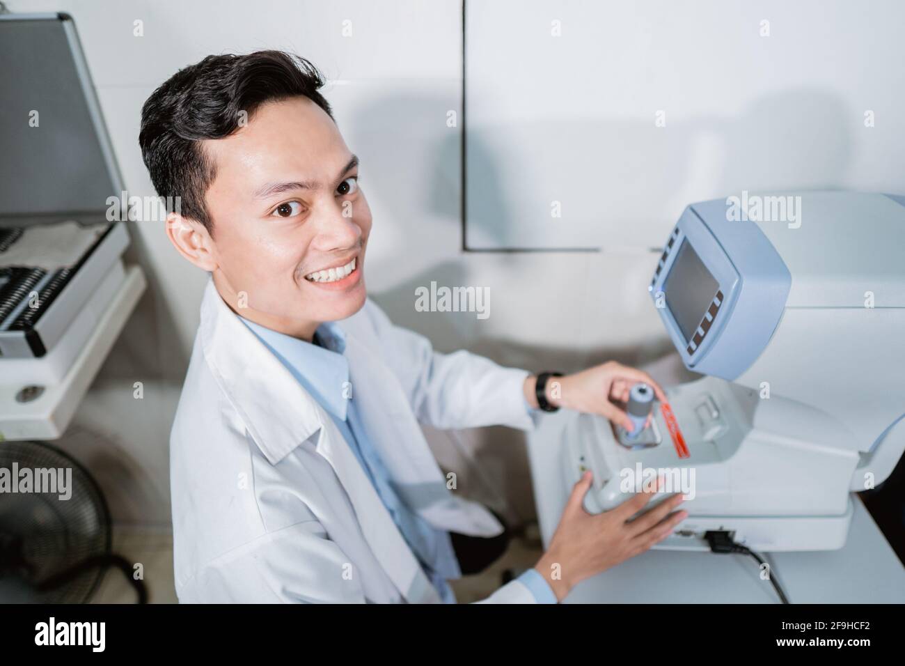 Eye Test Computer High Resolution Stock Photography and Images - Alamy