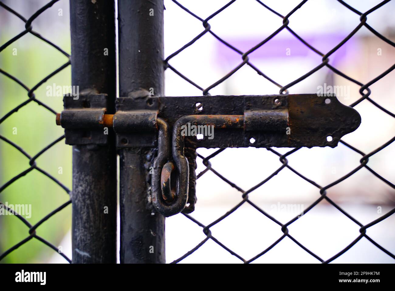 Cage door latch hires stock photography and images Alamy