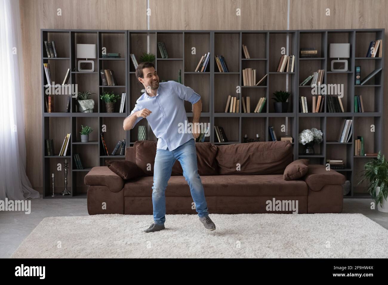 Room dance hi-res stock photography and images - Alamy