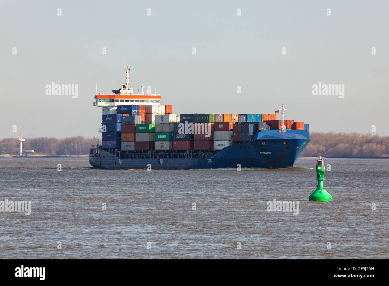 https://c8.alamy.com/comp/2F9J25H/stade-germany-april-16-2021-feeder-ship-elbwater-a-small-container-ship-on-elbe-river-heading-to-hamburg-2F9J25H.jpg