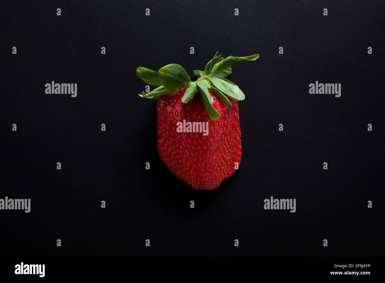 Big red green leaf hi-res stock photography and images - Alamy