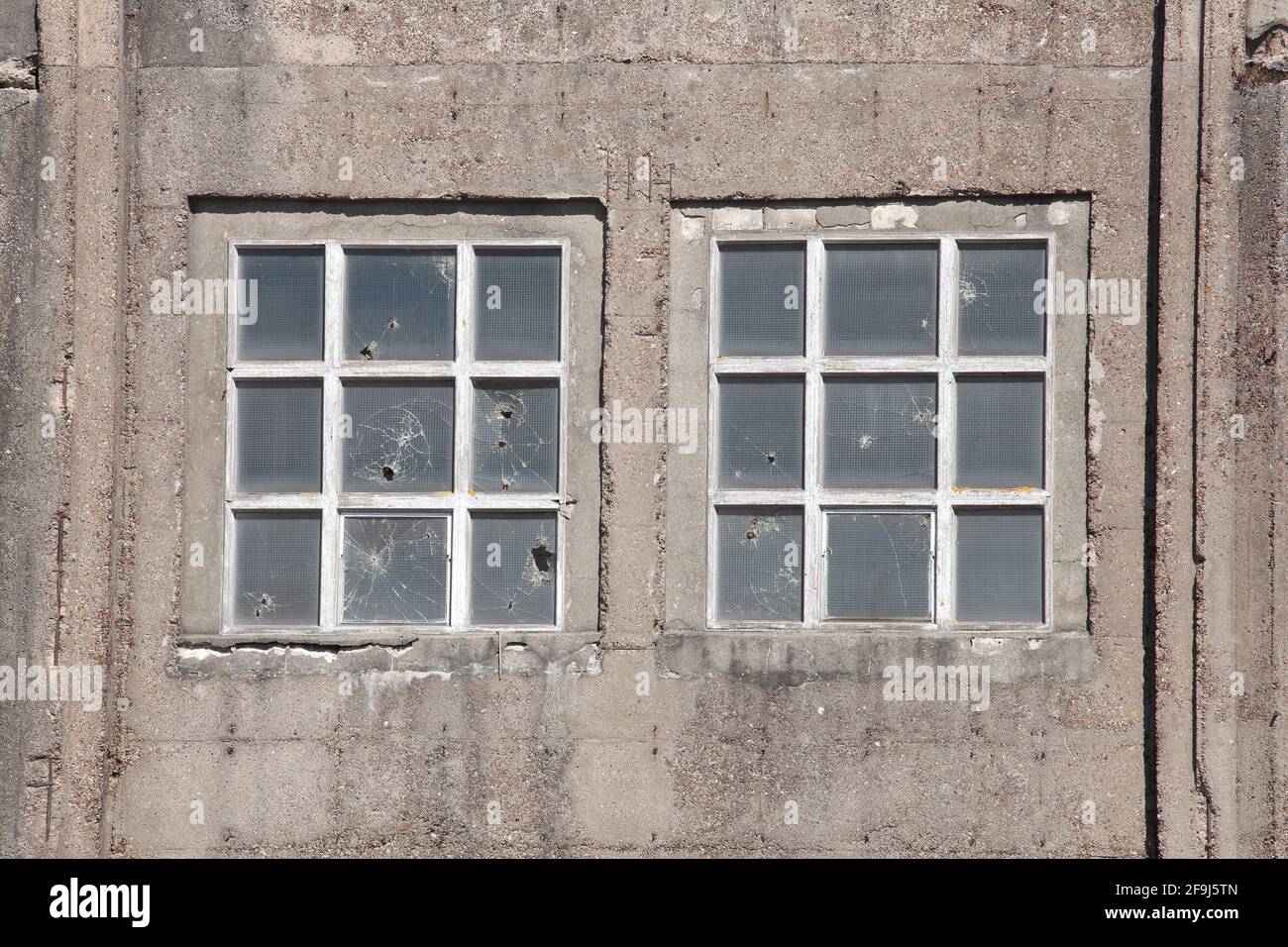 Alter verfallener Hafenschuppen, Fenster, Bremen, Deutschland Stock Photo