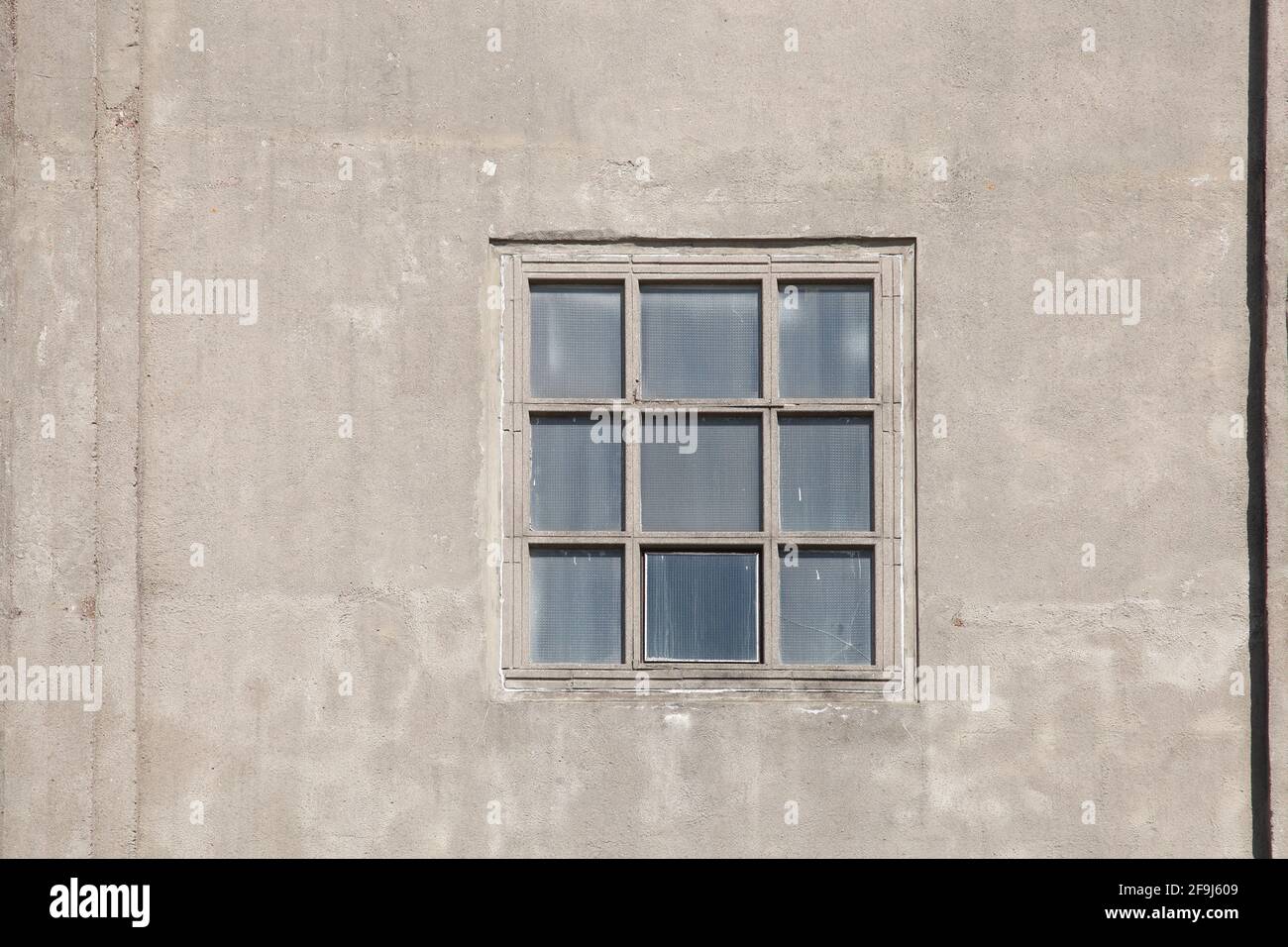 Alter verfallener Hafenschuppen, Fenster, Bremen, Deutschland Stock Photo