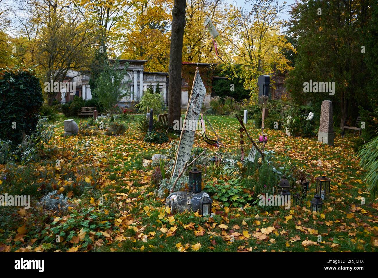 Grabstätten, Luisenstädtischer Friedhof, Kreuzberg, Berlin, Deutschland Stock Photo
