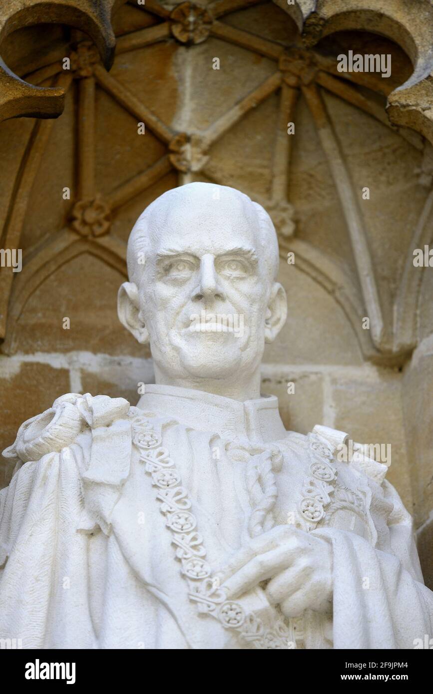 Canterbury, Kent, UK. Canterbury Cathedral: statue Prince Philip, Duke of Edinburgh (by Nina Bilby) unveiled by the Queen in 2015 to celebrate her Dia Stock Photo