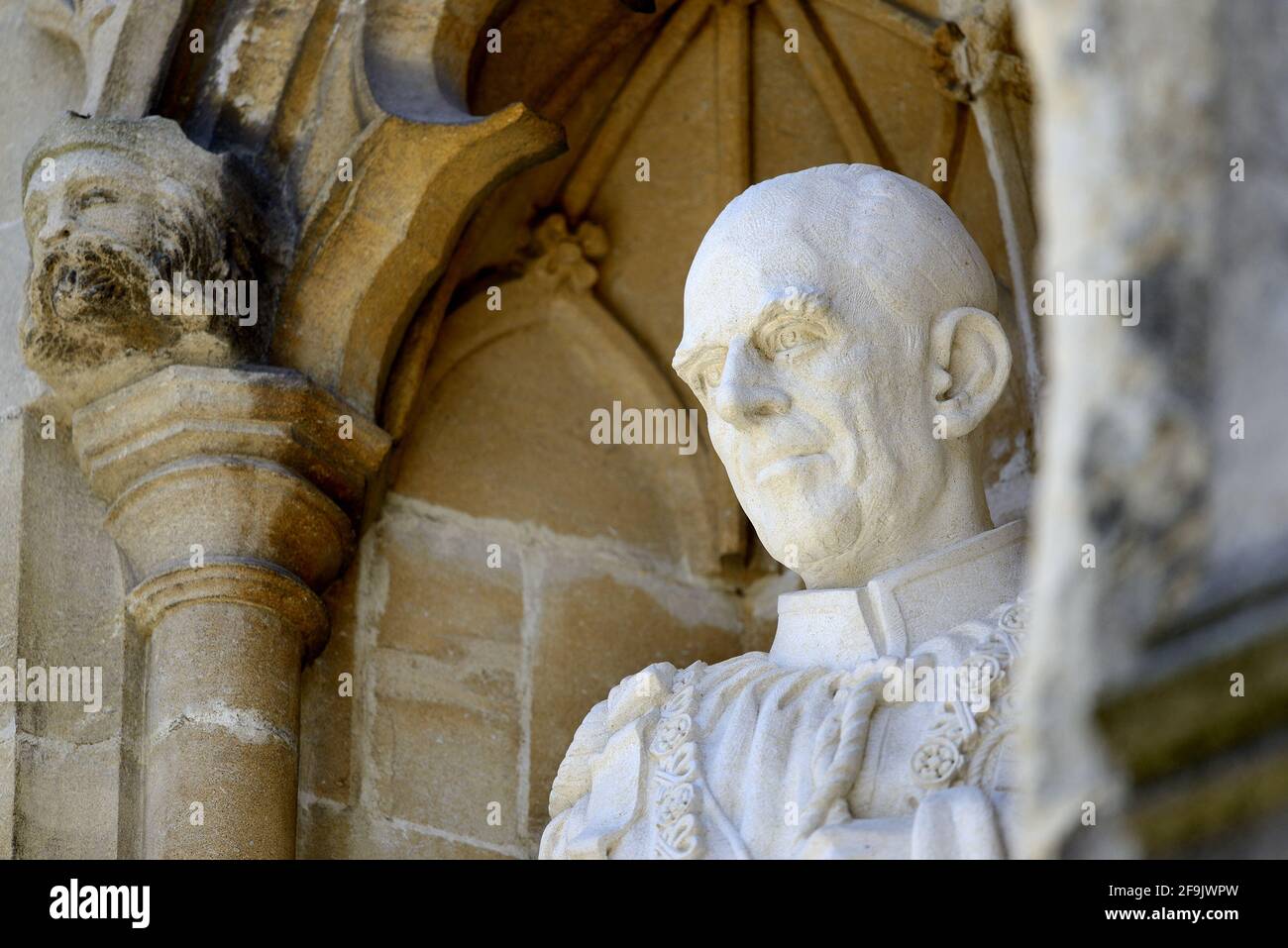 Canterbury, Kent, UK. Canterbury Cathedral: statue Prince Philip, Duke of Edinburgh (by Nina Bilby) unveiled by the Queen in 2015 to celebrate her Dia Stock Photo