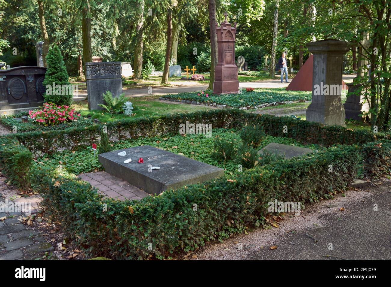 Grab von Artur Schopenhauer, Philosoph, Ehrengrab, Hauptfriedhof, Frankfurt am Main, Hessen, Deutschland Stock Photo