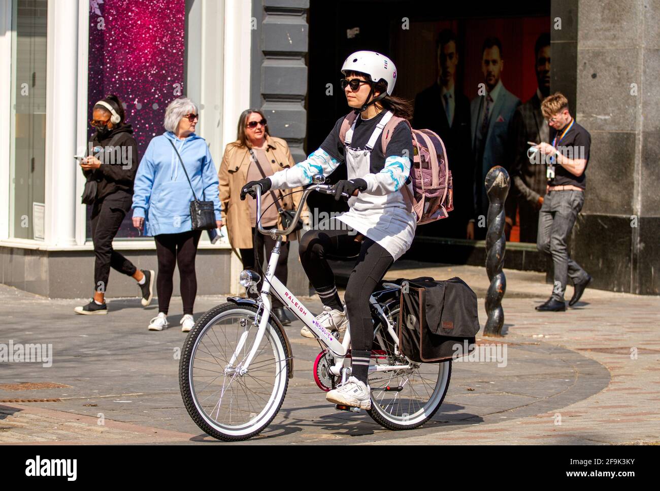 White outlet raleigh bike
