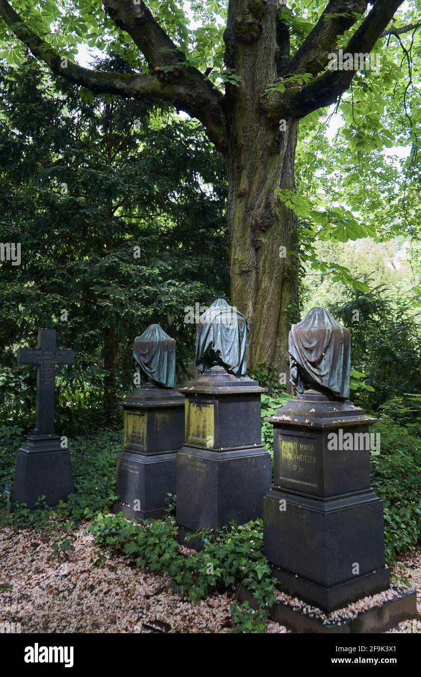 Grabmale, Hauptfriedhof, Frankfurt, Hessen, Deutschland Stock Photo