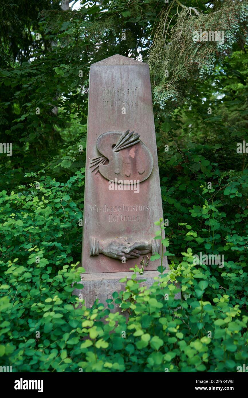 Grabstätte eines Malers, Hauptfriedhof, Frankfurt am Main, Hessen, Deutschland Stock Photo
