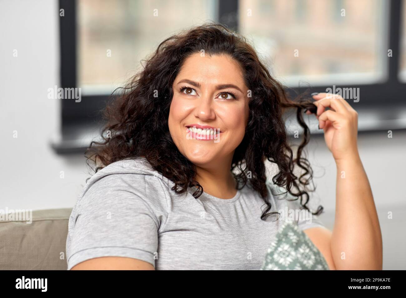 Portrait happy plus size hi-res stock photography and images - Alamy