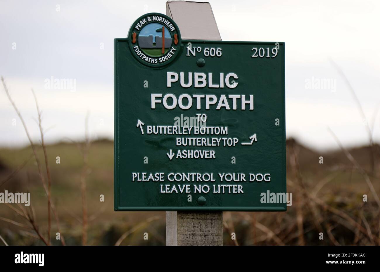 Public footpath sign in Derbyshire Stock Photo