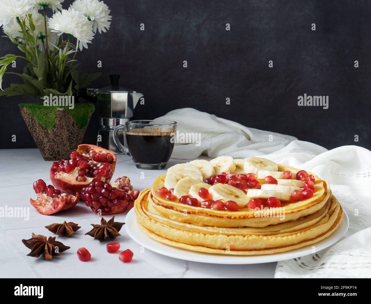 Stack homemade pancakes banana hi-res stock photography and images - Alamy