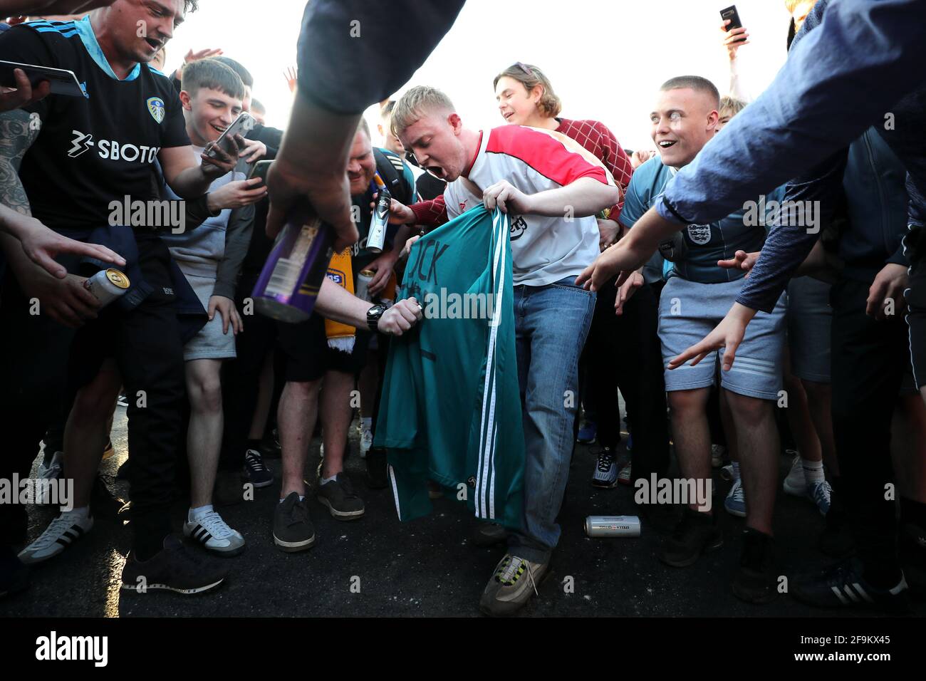 Liverpool shirt burn hi res stock photography and images Alamy
