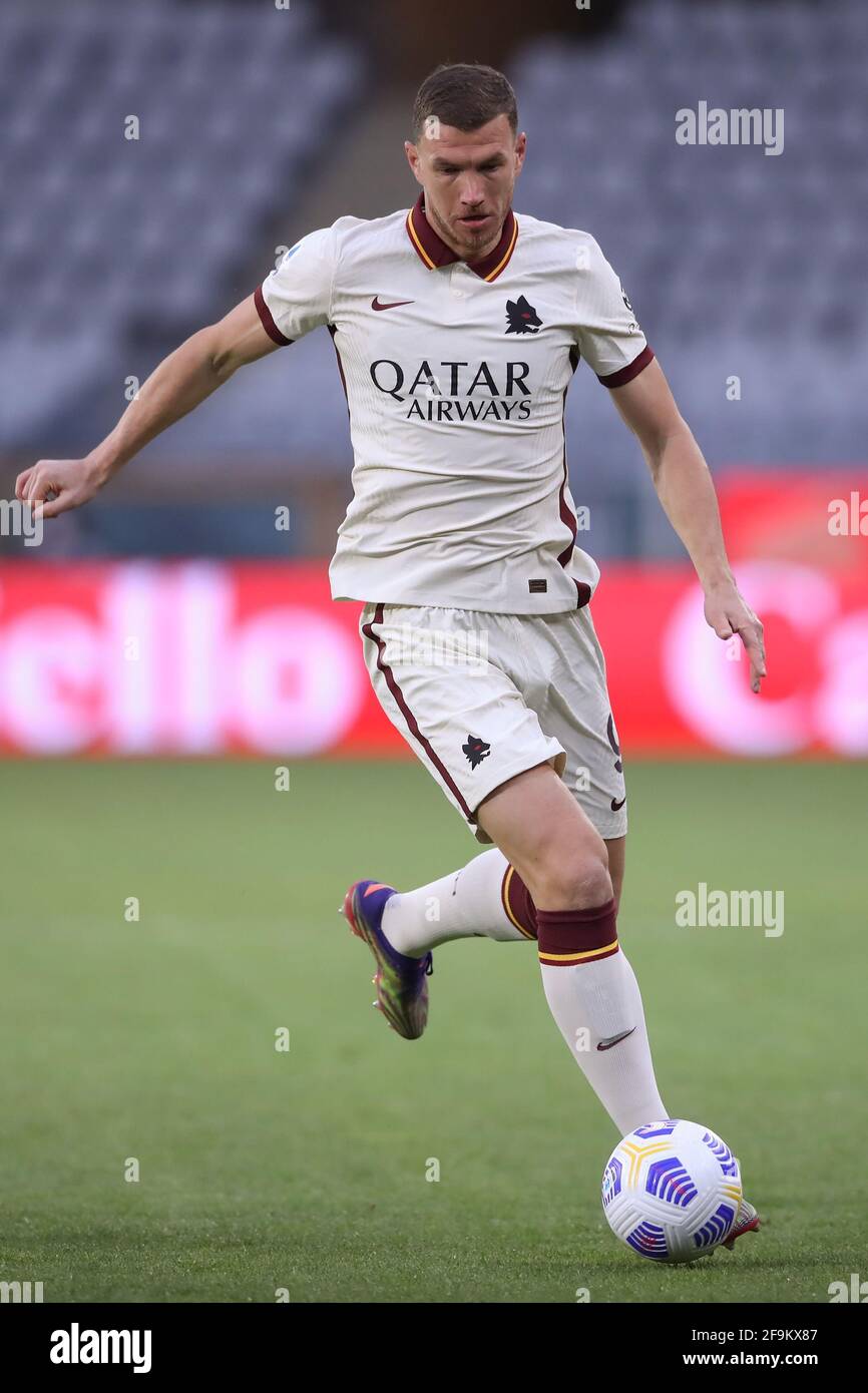 Turin, Italy, 18th April 2021. Edin Dzeko of AS Roma during the Serie A match at Stadio Grande Torino, Turin. Picture credit should read: Jonathan Moscrop / Sportimage Stock Photo