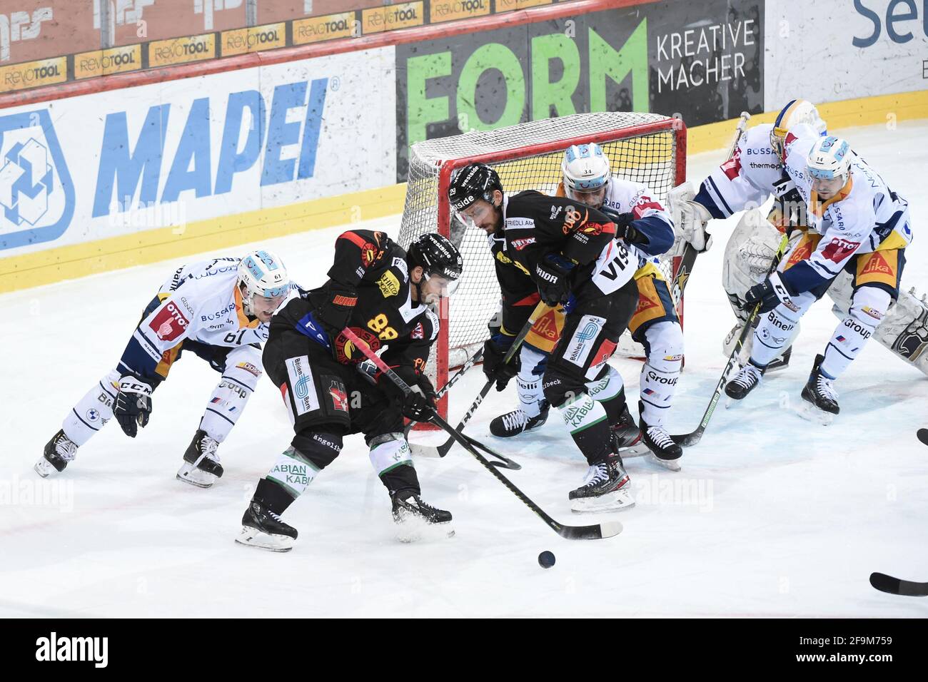 Bern, Switzerland. 19th Apr, 2021. April 19, 2021, Bern, Postfinance Arena,  NL 1/4 Final - Game 4: Bern - EV Zug, # 88 Inti Pestoni (Bern) and # 29  Vincent Praplan (Bern)