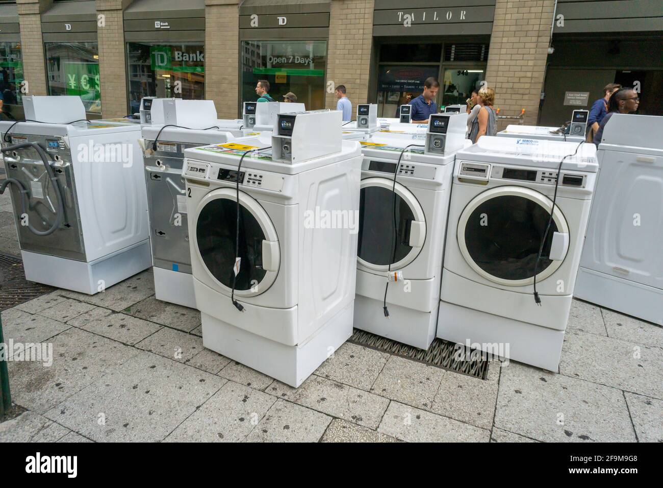 New York, USA. 06th Aug, 2019. A delivery of Maytag brand washing machines to an apartment building in New York on Tuesday, August 6, 2019. Maytag is a brand of Whirlpool. (Photo by Richard B. Levine) Credit: Sipa USA/Alamy Live News Stock Photo
