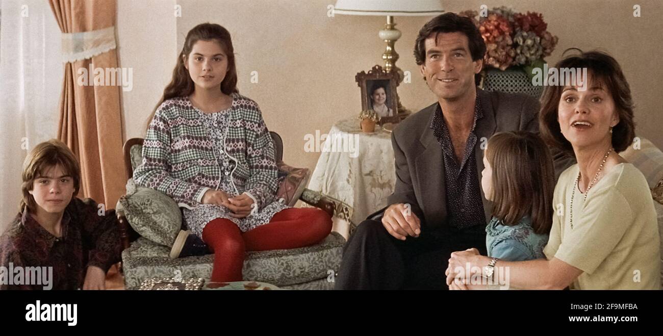 Exquisite Lisa Jakub Wants To Use Photo Of Pierce Brosnan Kissing Her Head On Christmas Cards Capture Collection Exquisite Lisa Jakub Wants To Use Photo Of Pierce Brosnan Kissing Her Head On Christmas Cards Capture Collection